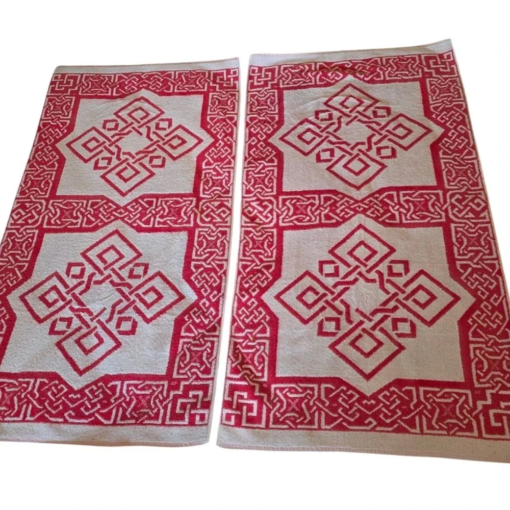Montgomery Ward Style House Vintage Red White Geometric Towel Set 3pc 1960s/70s